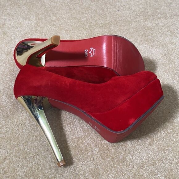 Women’s Red Suede High Heels with Gold Heels Size 7 - Picture 7 of 9